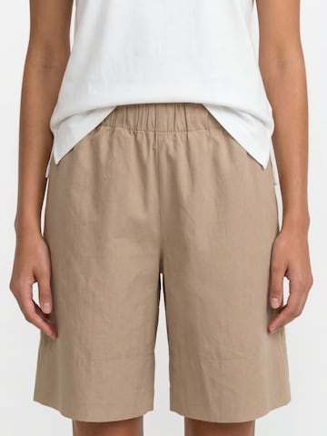 Rich & Royal Regular Shorts in Beige