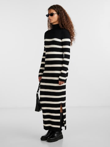 PIECES Knitted dress 'Anika' in Black