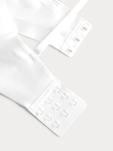 Invisible Soutien-gorge Marks & Spencer en blanc