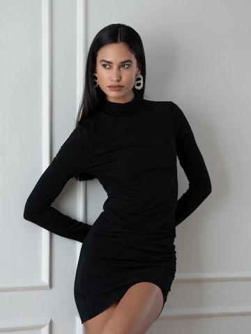MYLAVIE by Sarah Harrison Kjole i sort