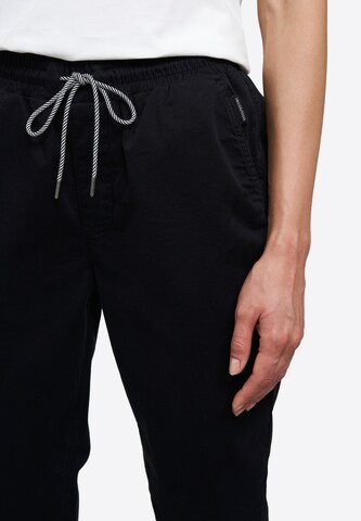 recolution Tapered Chinohose in Schwarz