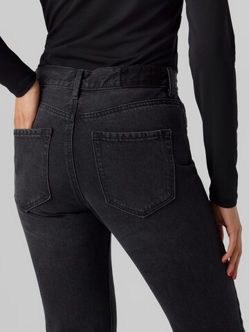 Regular Jeans 'Hailey' de la VERO MODA pe negru