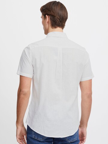 Casual Friday - Ajuste regular Camisa ' AKSEL ' en blanco