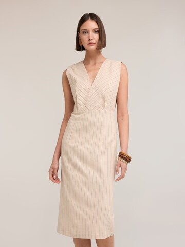 Robe MOTIVI en beige