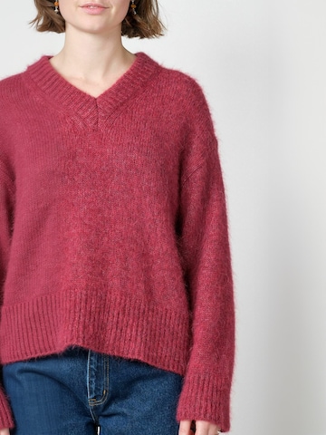 Klitmøller Collective Sweater ' MIRA ' in Red: front