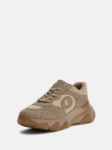GUESS Sneaker 'Morriz' in Braun