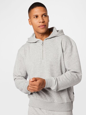 NU-IN Sweatshirt in Grijs: voorkant