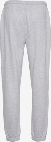 Effilé Pantalon Hummel en gris