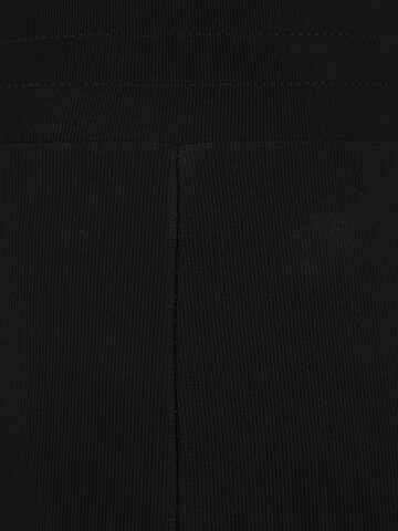 Evazați Pantaloni 'HARRIES' de la Pieces Petite pe negru