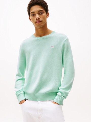 Tommy Jeans Sweater 'Essential' in Green: front