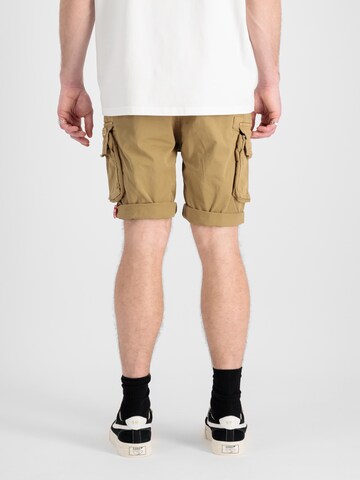ALPHA INDUSTRIES Regular Shorts in Grün