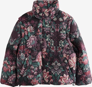 Palton de iarnă de la Next pe roșu: față