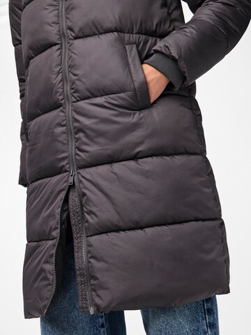 Cappotto invernale 'PCBee' di PIECES in nero