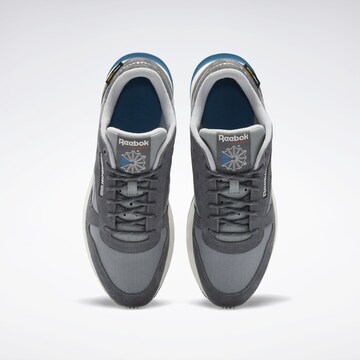 Reebok Sneaker in Grau