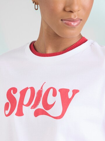 PIECES Tričko 'PCBINDI' - Biela