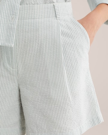 WE Fashion Široke hlačnice Hlače z naborki | modra barva