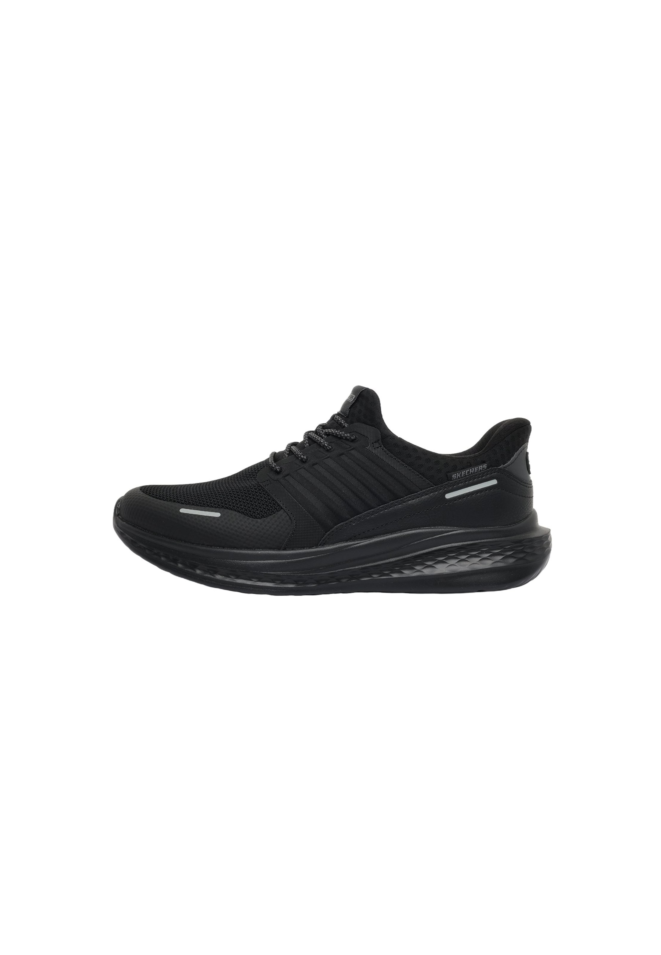SKECHERS Rövid szárú sportcipők 'SLADE - LUTHER' - fekete: elől
