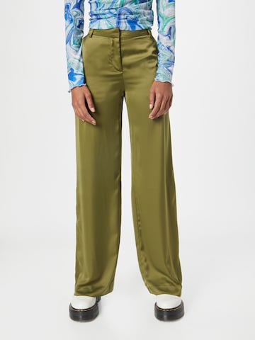 WEEKDAY Wide leg Trousers with creases 'Riley' in Green: front