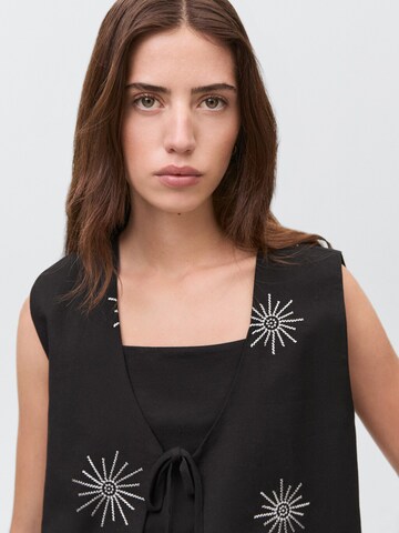 Vestă 'Sunt' de la MANGO TEEN pe negru