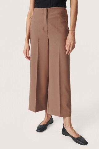 SOAKED IN LUXURY Wide Leg Hose 'Corinne' in Beige: Vorderseite