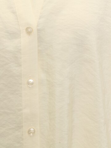 Camicia da donna 'VMQUEENY' di Vero Moda Tall in bianco