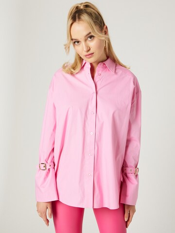 Hoermanseder x About You Blouse 'Cleo' in Pink