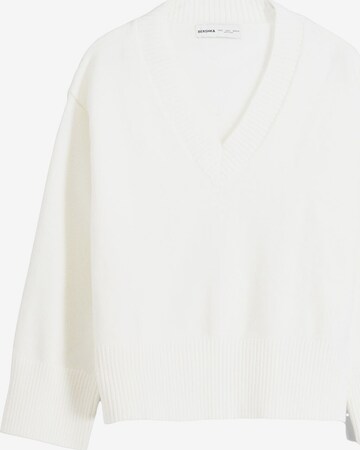 Bershka Пуловер в бяло: отпред
