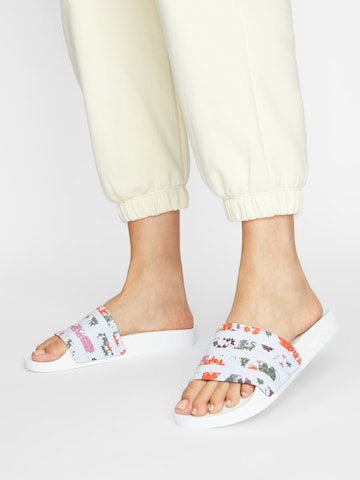 ADIDAS ORIGINALS Pantolette 'Adilette' in Weiß: Vorderseite