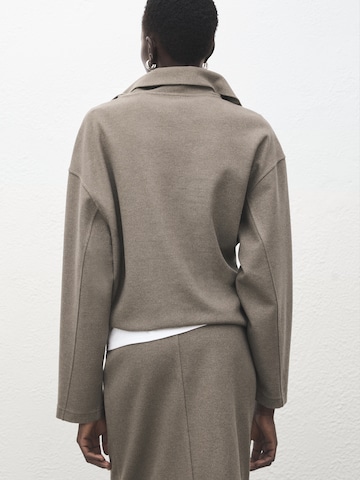 MANGO Sweatshirt 'CHILE' in Brown