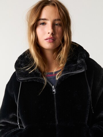 Veste mi-saison Pull&Bear en noir
