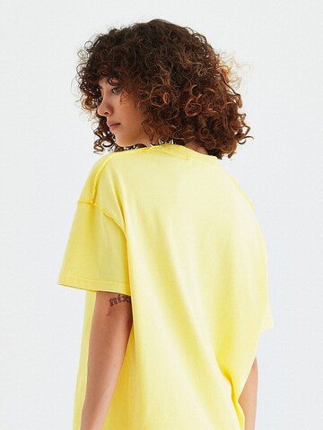 Rockupy Shirt 'Lillith'‌‌‌‌‌‌‌ in Gelb