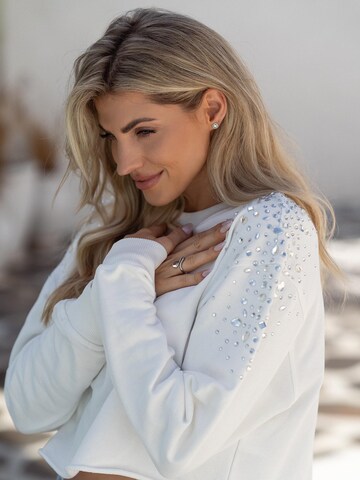 MYLAVIE by Sarah Harrison Sweatshirt in White