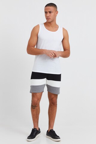 INDICODE JEANS Regular Shorts 'Caul' in Schwarz