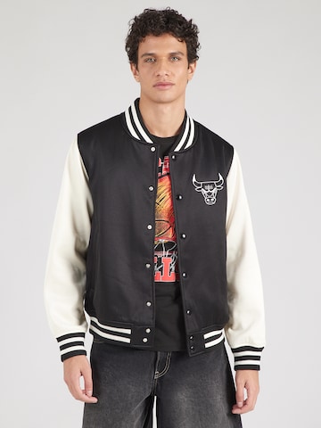 NEW ERA Övergångsjacka 'CHIBUL' i svart: framsida