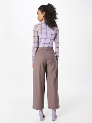 WEEKDAY Wide leg Pleat-Front Pants 'Hazel' in Brown