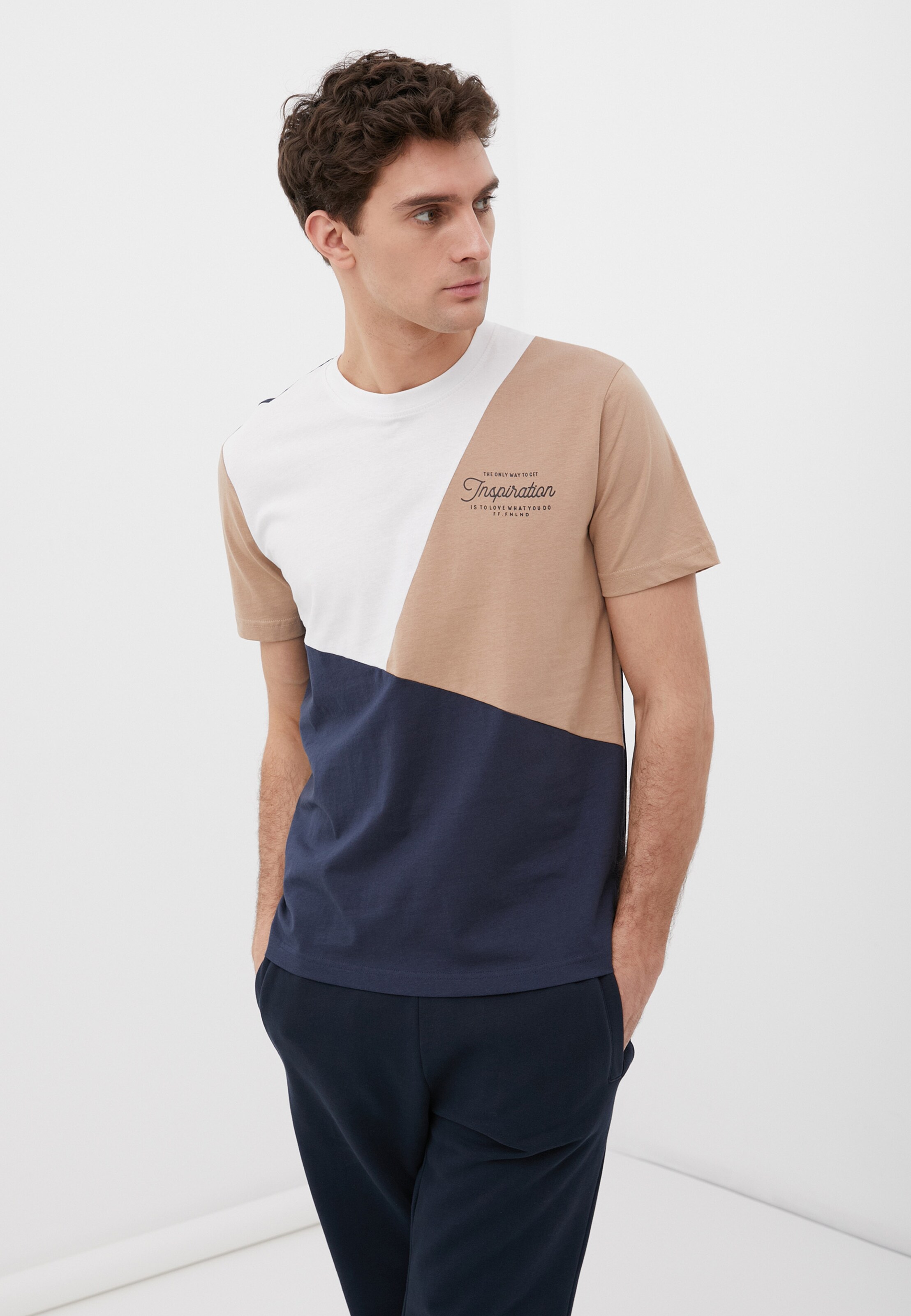 Männer Große Größen Finn Flare T-Shirt in Beige - JF12517