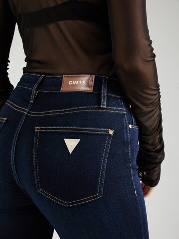 GUESS Flared Jeans in Blau