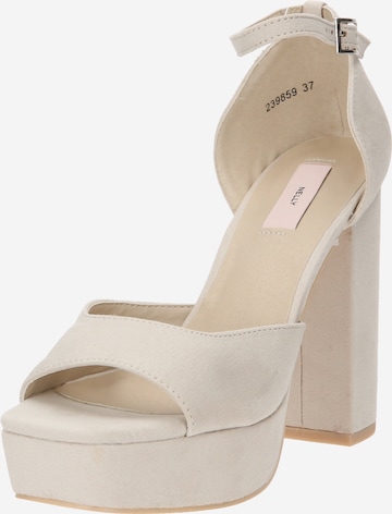 Sandalo di NLY by Nelly in beige: frontale