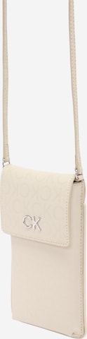 Calvin Klein Regular Handytasche in Beige