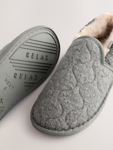 Papuci de casă de la Next pe gri