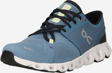 On Sneakers 'CloudX3' in Blue: front