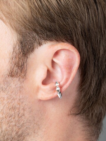 YParis Korvakoru 'Ear cuff Pike S' värissä hopea