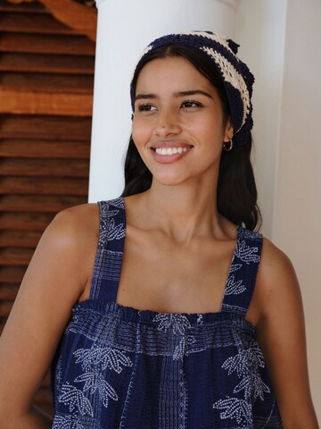 Next Top in Blau