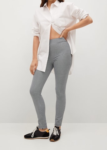 MANGO Skinny Leggings 'Basico' - szürke: elől