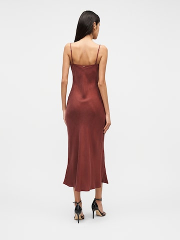 Rochie 'AKILINA' de la GUESS pe roșu