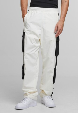 FUBU Loosefit Cargobukser i hvid: forside