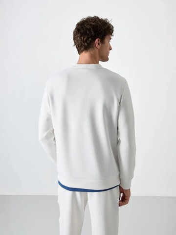Tommy Life Sweatshirt in White