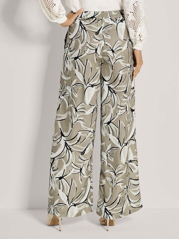 MADELEINE Loosefit Hose in Grau