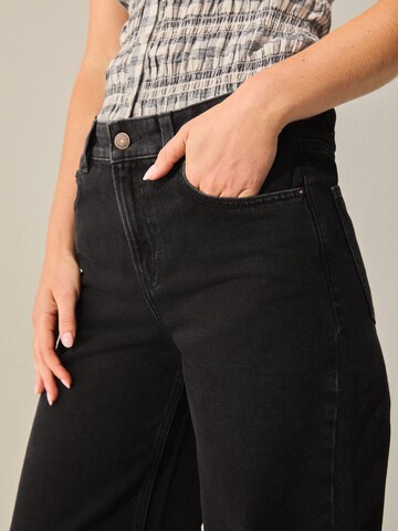 Next Wide Leg Jeans in Schwarz