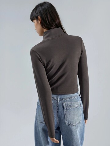 Busem Between-Season Jacket in Brown